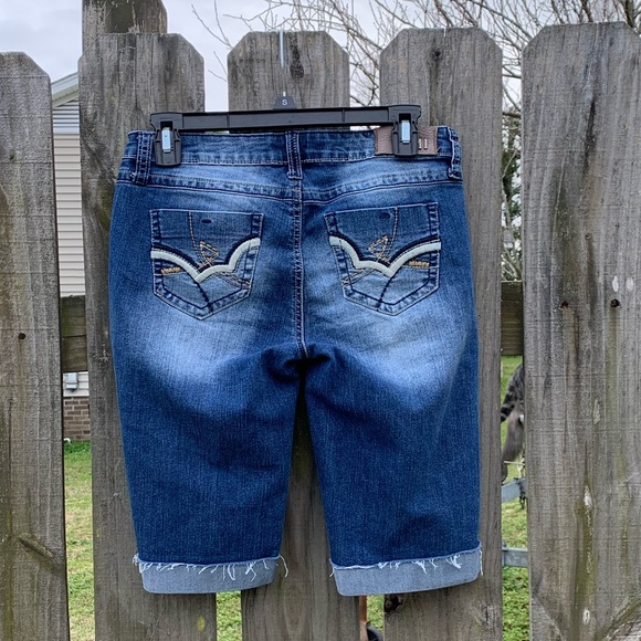 YMI Bermuda Cut Offs Shorts Size 3 - Picture 3 of 7